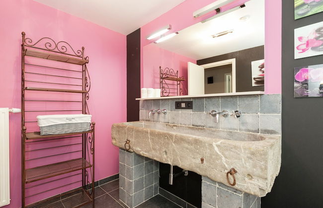 Magnificent Character Cottage with Spa Tub near Marche-en-Famenne - Photo 17