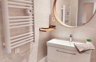 157m2, 4 chambres, 4 salles de bains, 2 WC, 2 parkings en hypercentre - Foto 7