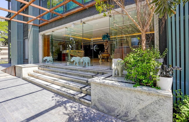 Luxury Elegance at Magarpatta City Pune - Foto 6