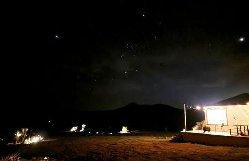 Stunning Tiny House with Picnic Space, Barbecue and Fire Pit in Meadview, Arizona - Foto 64