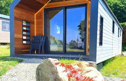 CABIN 8 Pet friendly Family glamping Seaview - Photo 1