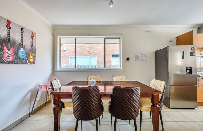 StayAU Serene 3BR Haven for Families - Photo 34