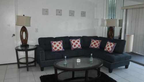 2 Bed 2 Bath Condo with Amenities - Foto 2
