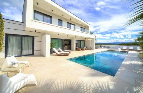 Villa LUMINOSA with outdoor and indoor pool and sauna - Foto 23