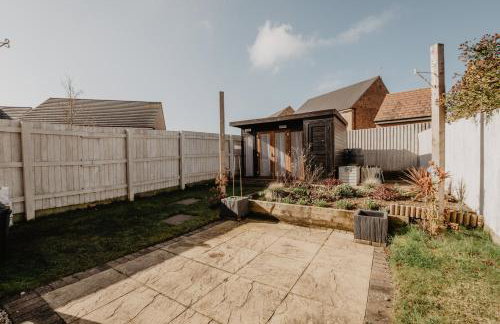 Coyle House, 3 bed,Corby, super kings or twins, driveway, free wi-fi, corporates welcome - Foto 22