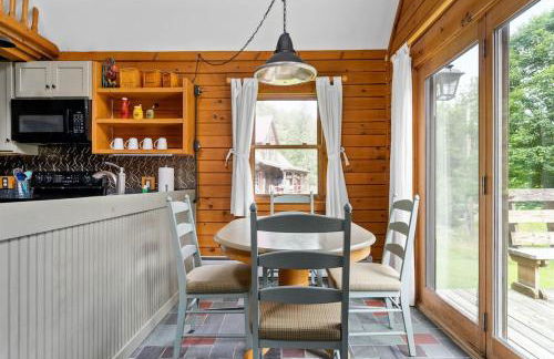 Charming Vermont Log Cabin - Foto 8