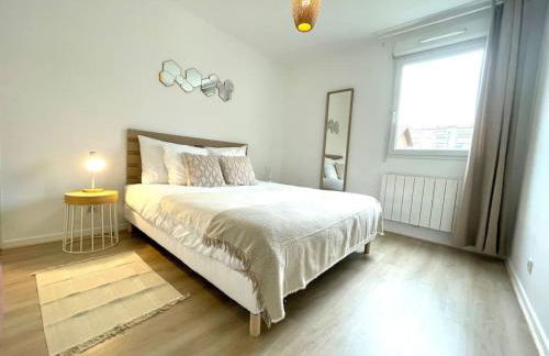 Le Central - Confort et Calme au centre-ville - Lits Queen Size - Foto 6