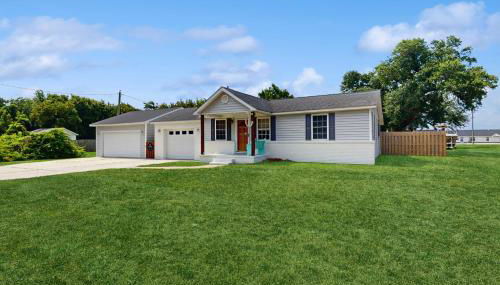 Dog-friendly coastal home with enclosed yard and boat parking available - Foto 2