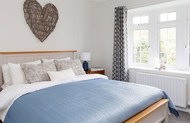 Coastal Retreat for 8 With Hot Tub - Walk to Beach - Foto 4