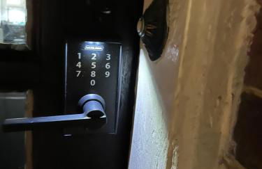 Large DUPLEX Apt 2Bdrm 1Den-Metro - Foto 6