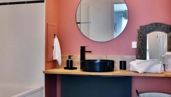 "STARRY in SO" 47m2, parking gratuit, rue calme et arborée, METRO 10 min, Stade de France 24min à pied - Foto 2