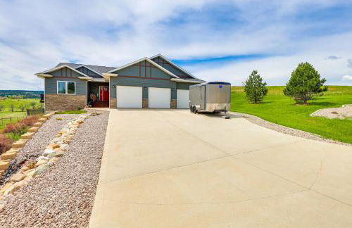 Spearfish Retreat with Fireplace and Mountain Views! - Foto 26