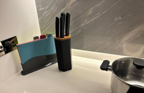 Luxury 2BR- Sleeps 5- Westfield Apartment- 3 min to station- Perfect for Families Shopping - Foto 26