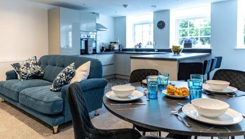 2-Bedroom Contractor Stay - Gated Parking & Fast WiFi - Foto 3