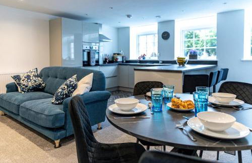 2-Bedroom Contractor Stay - Gated Parking & Fast WiFi - Photo 3