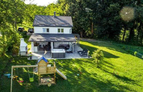 Cozy House In Nature With Hot Tub - Happy Rentals - Foto 3