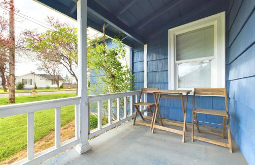 Main St New with AC Monthly stays Charming Cottage KING BED - Foto 51