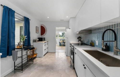 Smart Bungalow: 10-min to UF, Central Location - Foto 11