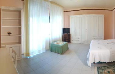 Stylish Apt TERINA - Le Lincelle, Lamezia - bright, spacious, elegant and with terrace - Foto 1