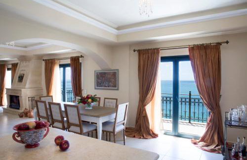 Avra Private Suites - Photo 61