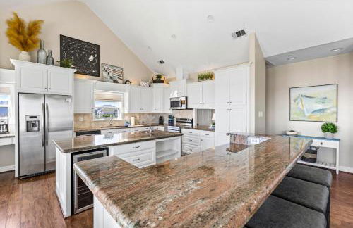 Seaside Sunrise Luxury Beachfront, Hot Tub, Firepit, Elevator - Foto 24