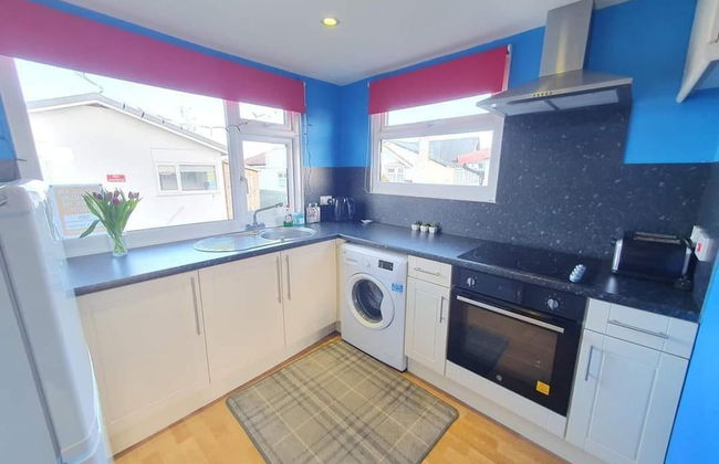 2bed Chalet Sleeps 5 - Dogs Free, Parking, Seaview - Foto 8