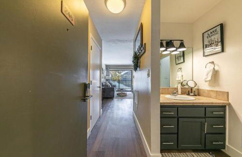 Charming Deluxe Studio w/Lake View #246 at Donner Lake Village - Foto 3