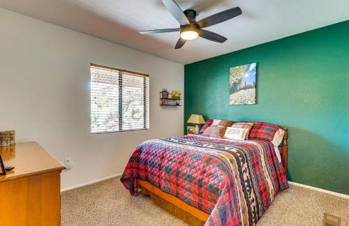 Peaceful Nutrioso Cabin Retreat with Mountain Views! - Foto 10