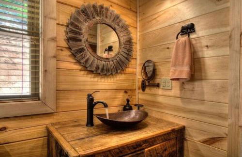 Honeymoon Getaway in woods near NOC and Smoky Mtn RR - Foto 11