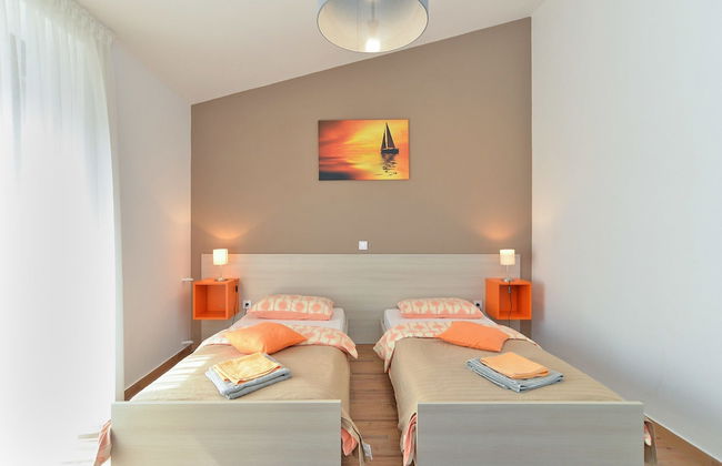 House 1384 - Photo 8