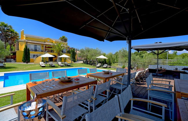 Beautiful 9-bed Villa in Gouvia With Tennis Court - Foto 5