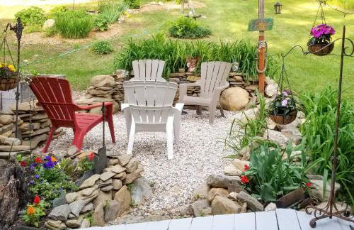 Rustic-Chic Cottage with Yard and Grill - Near Hiking! - Foto 23