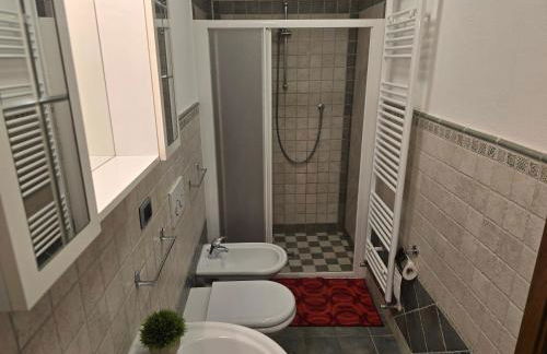 Appartamento con Biliardo Privato Patio e Parcheggio Aosta - Foto 15