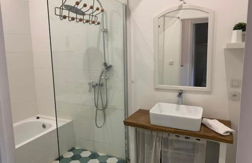 La maison de Marie - Jardin arboré - Garage privatif - Netflix - Foto 8