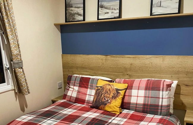 Lovely 2-bed Chalet in Prestatyn - Photo 1