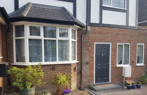 Contemporary ground flr maisonette- Entire place - Foto 12