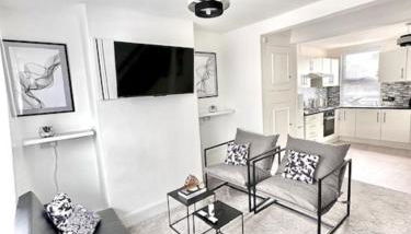 Gillingham 4 bed Guest House - Foto 2