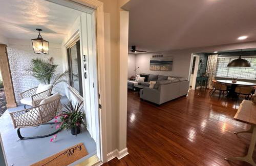 The Sleepy Tiki - game room, tiki lounge, firepit - Foto 32