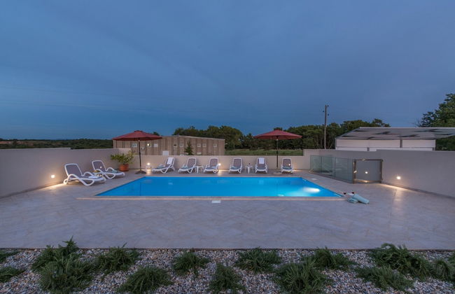 Villa in Novigrad With Private Pool - Foto 29