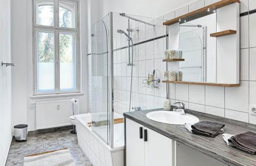 Ferienwohnung Villa Nieske - Jugendstil Denkmal, free WLAN & Parken, Self Check-In, Smart-TV - Foto 4