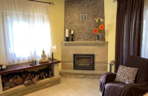 Magnífica Villa Familiar Con Piscina a 8Km Playa - Photo 12