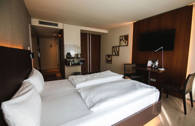 Car by Side - Foto 8