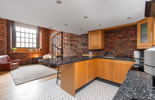 Liverpool Warehouse Flat - Sleeps 5, WiFi, Free On-Site Parking - Foto 38