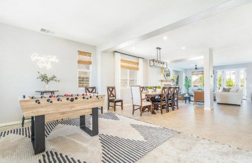 GAMEROOM, King Beds, Movie Projector, Heated Saltwater Pool, Golf and Games! - Foto 23