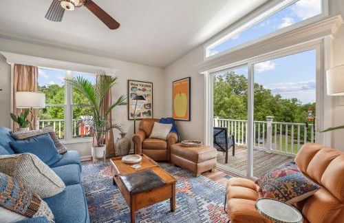 Trailblazer Lodge - Upscale, hot tub, trail, game room, wifi, fire pit, bar, pool table, king bed, view, pet friendly - Photo 24