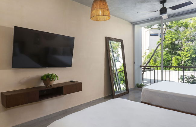 Luxury and Family condo in La Veleta - Photo 5