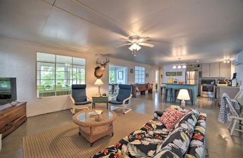 Kentucky Lake Cabin with Private Dock and Fire Pit - Foto 2