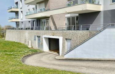 Le Domaine Réservé , parking et écrin de verdure - Foto 7