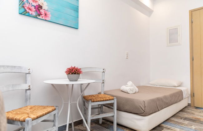 Depis Luxury Suites - Photo 1