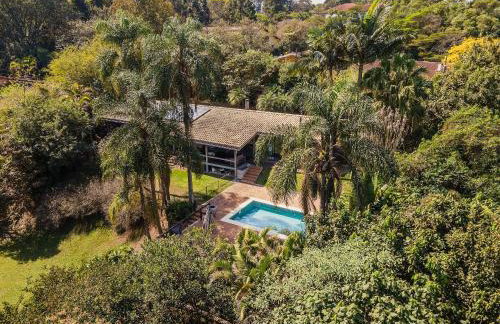 Casa térrea de alto padrão com piscina e cozinha de cinema na Granja Viana - Foto 8